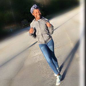 Meet your Posher, Joy